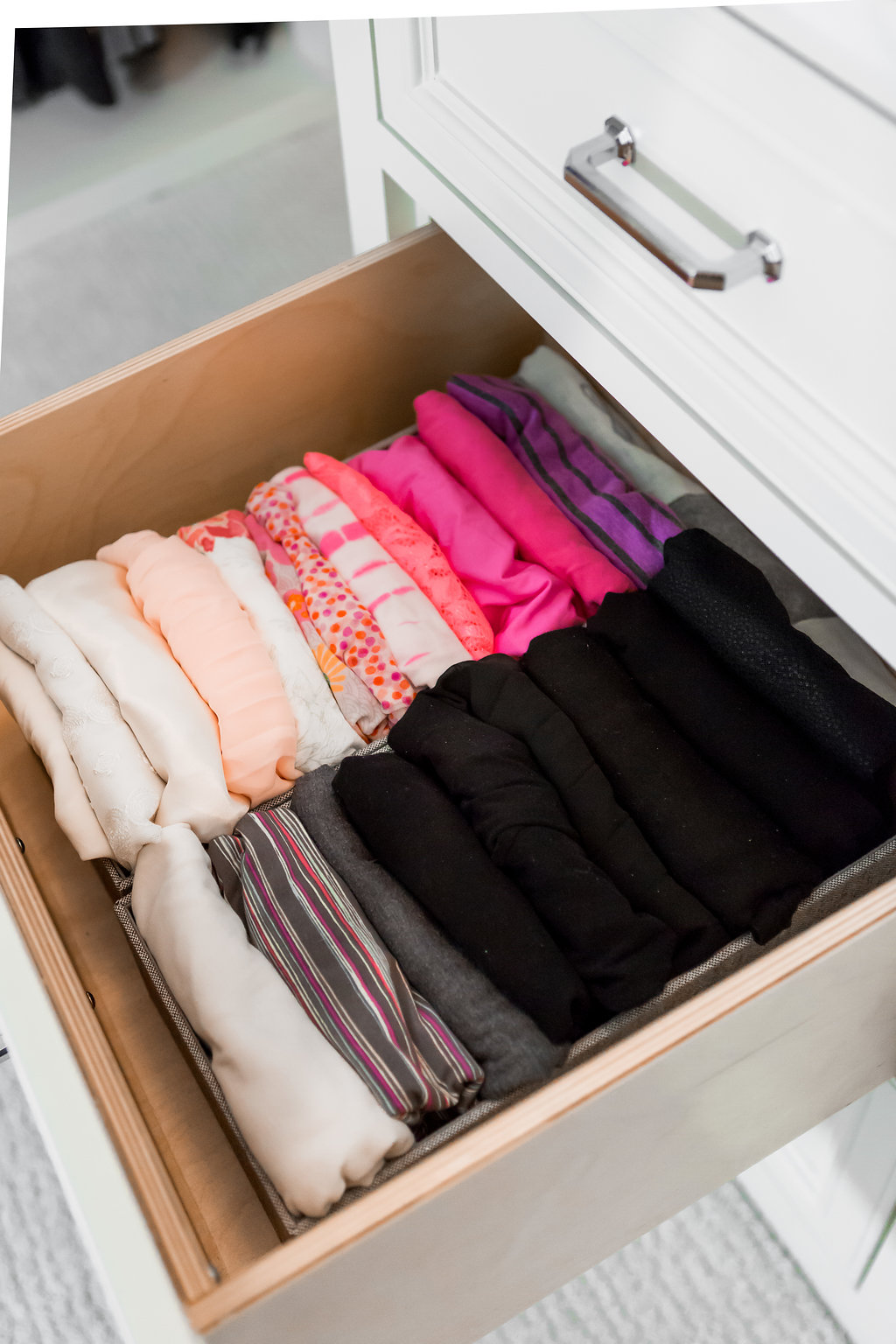 10 Tips to Organize Your Closet Like A Pro from Tonia Tomlin